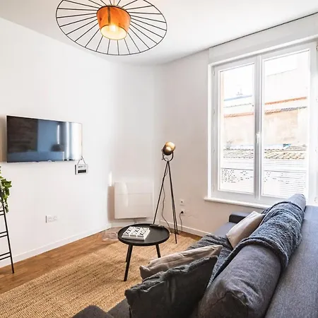 Immeuble Spacieux - Hyper Centre - 15 Couchages