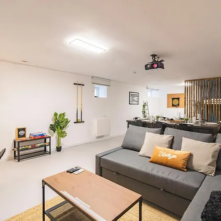 Immeuble Spacieux - Hyper Centre - 15 Couchages Holiday home Reims