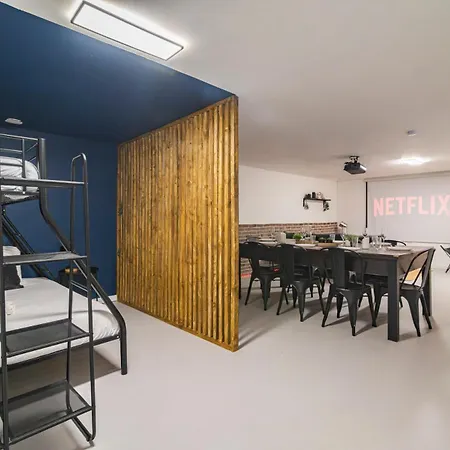 Immeuble Spacieux - Hyper Centre - 15 Couchages