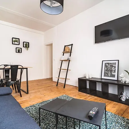 Immeuble Spacieux - Hyper Centre - 15 Couchages Holiday home Reims