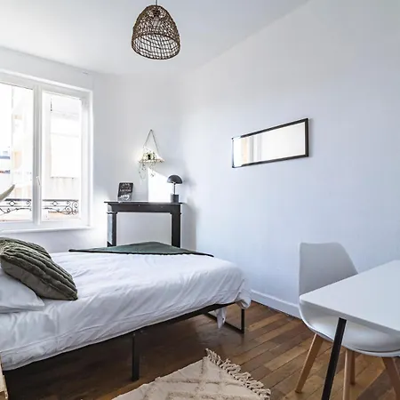 Immeuble Spacieux - Hyper Centre - 15 Couchages Holiday home *