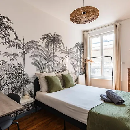 Immeuble Spacieux - Hyper Centre - 15 Couchages Holiday home