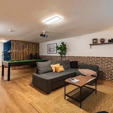 Immeuble Spacieux - Hyper Centre - 15 Couchages 別荘 *