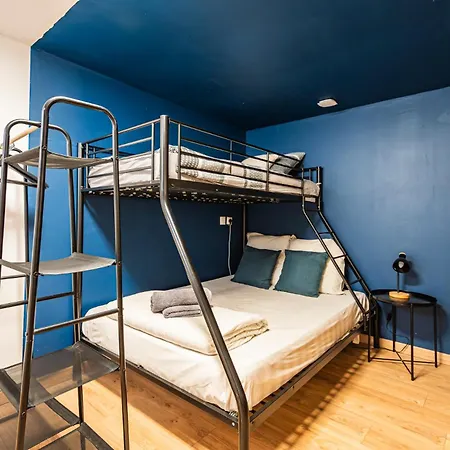 Immeuble Spacieux - Hyper Centre - 15 Couchages