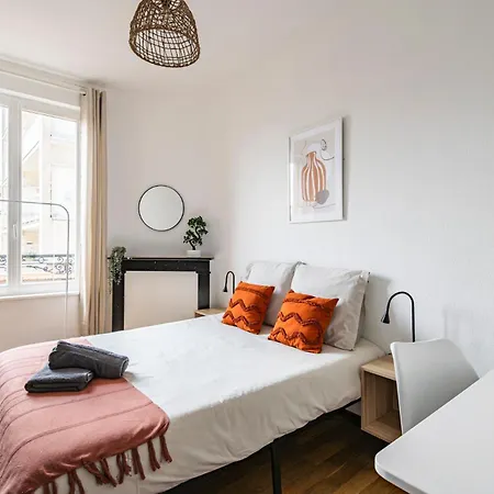 Immeuble Spacieux - Hyper Centre - 15 Couchages 別荘 *