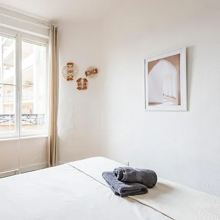 Immeuble Spacieux - Hyper Centre - 15 Couchages