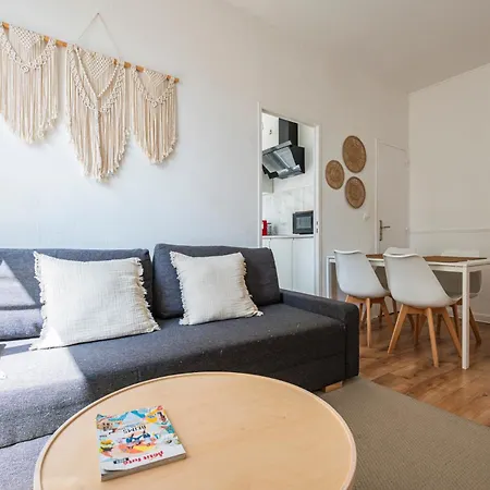 別荘 Immeuble Spacieux - Hyper Centre - 15 Couchages *